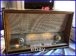 Vintage Luxury German Imported Saba Villingen Wildbad 11 Tube Radio