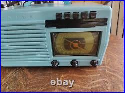 Vintage MCM Zenith Model 6S511 Tabletop AM/SW Radio Working