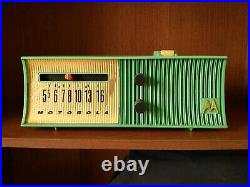 Vintage MOTOROLA 57H Tube Radio circa 1957 EXCELLENT OPERATING CONDITION
