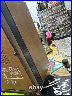 Vintage Magnavox Grand Classic Model FM-47 Tube Radio Tested and Working