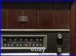 Vintage Magnavox MODEL ofmo 22 TUBE radio Works Minor Repair needed