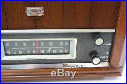 Vintage Magnavox Table Top AM FM 22 Tube Radio Wooden Cabinet Trapezoid