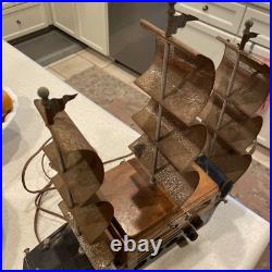 Vintage Melody Majestic Cruiser 1941 Radio Model Powers On