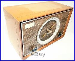 Vintage Mid-Century Modern ZENITH AM/FM RADIO -Tested Working / WOODIE Tabletop