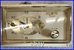 Vintage Mid Century ivory cat eye Plastic AM Radio ARVIN Tube Clock Radio t606