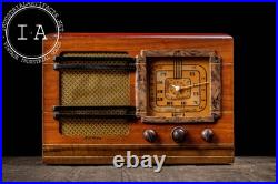 Vintage Model 86T1 Radio by RCA-Victor