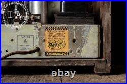 Vintage Model 86T1 Radio by RCA-Victor