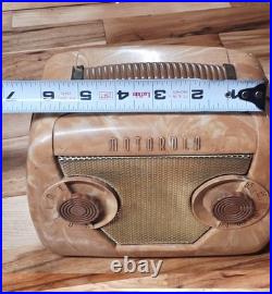 Vintage Motorola 49L11Q Catalin Like Portable Suitcase Apricot Swirl Tube Radio