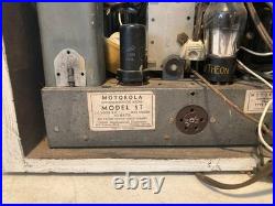 Vintage Motorola 5T Tombstone Tube Radio Wood Cabinet Art Deco Antique Untested