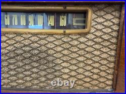 Vintage Motorola 65 F12-A Tube Radio Mid Century Rare Model Vintage Motorola 65 F12-A Tube Radio Mid Century Rare Model