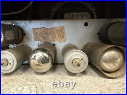 Vintage Motorola 65 F12-A Tube Radio Mid Century Rare Model Vintage Motorola 65 F12-A Tube Radio Mid Century Rare Model