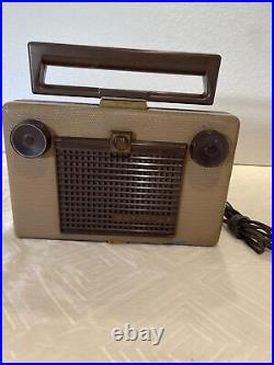 Vintage Motorola Model-55b1 Tube Radio Works
