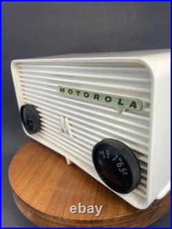 Vintage Motorola Model 57A Tube Radio AM Bakelite MCM White Working 1957 USA