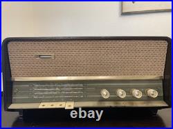 Vintage Norelco table top Radio Model B3X08A/54