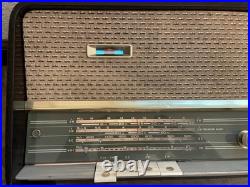 Vintage Norelco table top Radio Model B3X08A/54