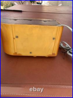 Vintage Old Beau. Rare Butterscotch Bakelite FADA Radio