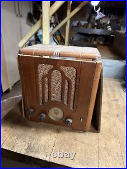 Vintage Old Crosley Electric Model 515 Tube Radio Tombstone Wood Case Parts USA