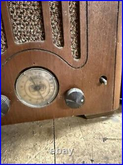 Vintage Old Crosley Electric Model 515 Tube Radio Tombstone Wood Case Parts USA