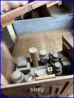 Vintage Old Crosley Electric Model 515 Tube Radio Tombstone Wood Case Parts USA