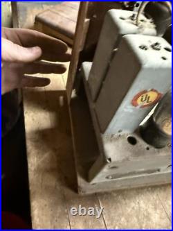 Vintage Old Crosley Electric Model 515 Tube Radio Tombstone Wood Case Parts USA