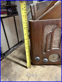 Vintage Old Crosley Electric Model 515 Tube Radio Tombstone Wood Case Parts USA