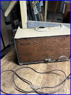 Vintage Old Original Motorola Tan Beige Bakelite Electric Tube Radio 53X2 USA