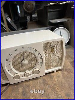 Vintage Old Original Zenith Model T723 White Bakelite Electric Tube Radio USA