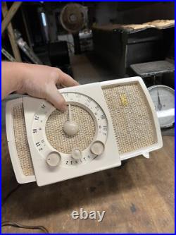 Vintage Old Original Zenith Model T723 White Bakelite Electric Tube Radio USA