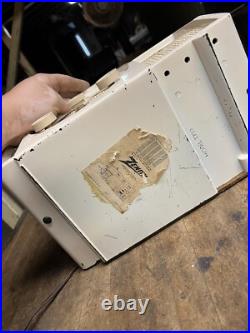 Vintage Old Original Zenith Model T723 White Bakelite Electric Tube Radio USA