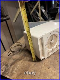 Vintage Old Original Zenith Model T723 White Bakelite Electric Tube Radio USA
