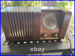 Vintage Olympic Radio Model No. 6-502-U Vintage Olympic Radio Model No. 6-502-U