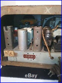 Vintage Philco 1938 Bullet Superheterodyne Tabletop Tube Radio # 38-10 Works