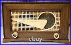 Vintage Philco 1949 49-506 Flying Wedge Radio. WORKS