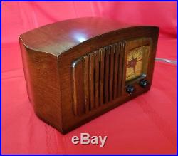 Vintage Philco AM Radio PT-44 (1940) ORIGINAL FINISH ELECTRONICS RESTORED