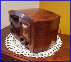 Vintage Philco AM Radio PT-44 (1940) ORIGINAL FINISH ELECTRONICS RESTORED
