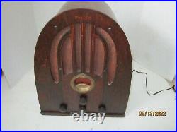 Vintage Philco Cathedral Tube Radio Model 60 37-60 Wood Tombstone