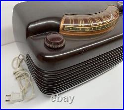 Vintage Philco Hippo Bakelite Tube Radio Model 49-900