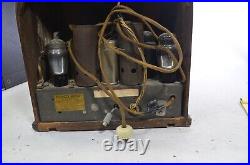 Vintage Philco Model 19 Super Heterodyne Tube Radio. Original