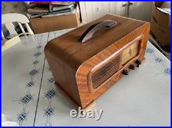 Vintage Philco Model 41-221 Tube Radio Broadcast Overseas S. W