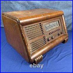 Vintage Philco Model 41-255 Tube Radio