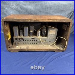 Vintage Philco Model 41-255 Tube Radio
