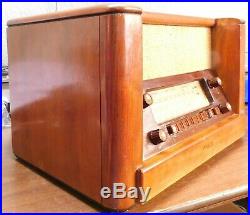 Vintage Philco Model 48-482 Tabletop Radio