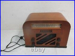 Vintage Philco Police tube radio 40- 135