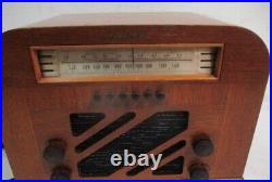 Vintage Philco Police tube radio 40- 135