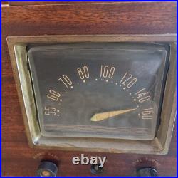 Vintage Philco Tube Radio Phonograph Model 49-1405 with record player Wood Case Vintage Philco Tube Radio Phonograph Model 49-1405 with record player Wood Case