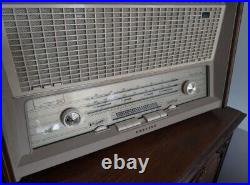 Vintage Philips B6X82A Bi-Ampli tube radio 1959 Vintage Philips B6X82A Bi-Ampli tube radio 1959