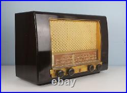 Vintage Philips P145 AM Tube Radio, Large