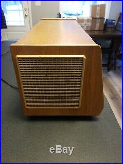 Vintage Philips mid century wood grain tube AM/FM radio A3 261 96