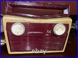 Vintage Portable Motorola AM tube radio 5P31A ORIGINAL OWNERGolden Voice