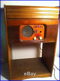 Vintage RCA Childs Tube Radio and Record Player 1950s wood case
